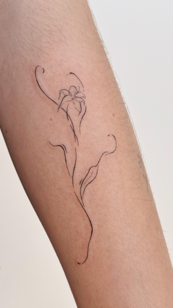 tattoo fineline flor